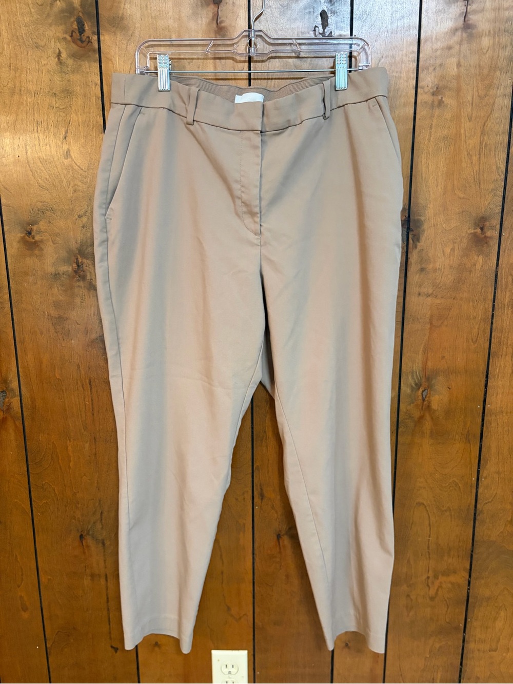H&M Women's Cropped Tapered Pants in Light Brown